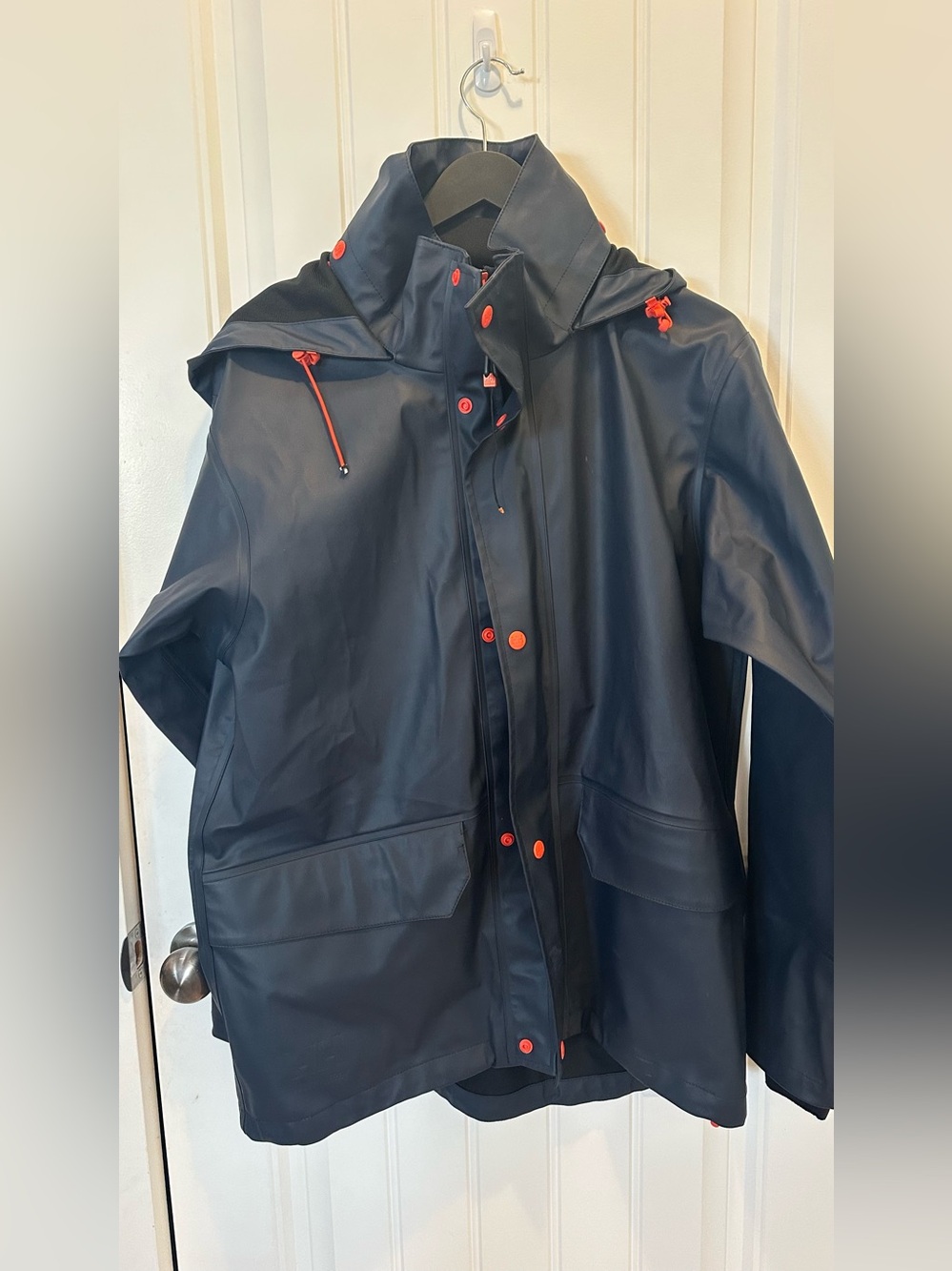 Men’s Helly Hansen Gale Navy Waterproof Hooded Raincoat